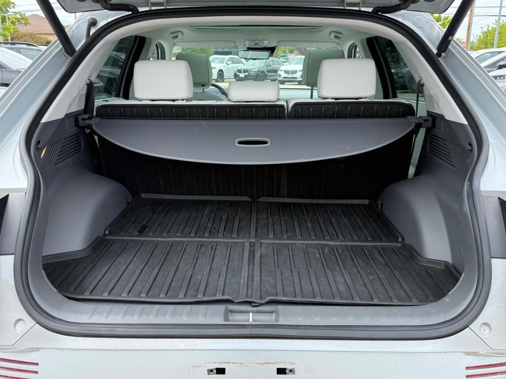 Hyundai IONIQ 5 Vehicle Full-screen Gallery Image 05