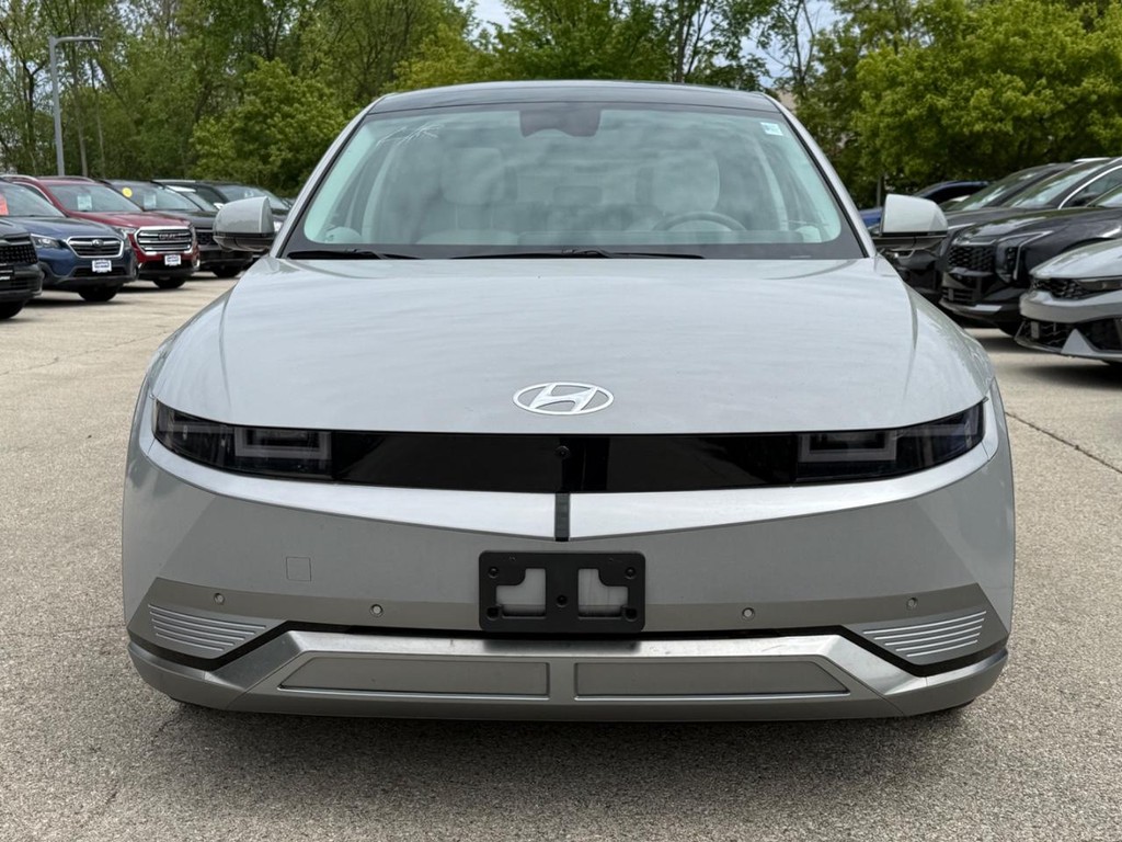 Hyundai IONIQ 5 Vehicle Full-screen Gallery Image 08