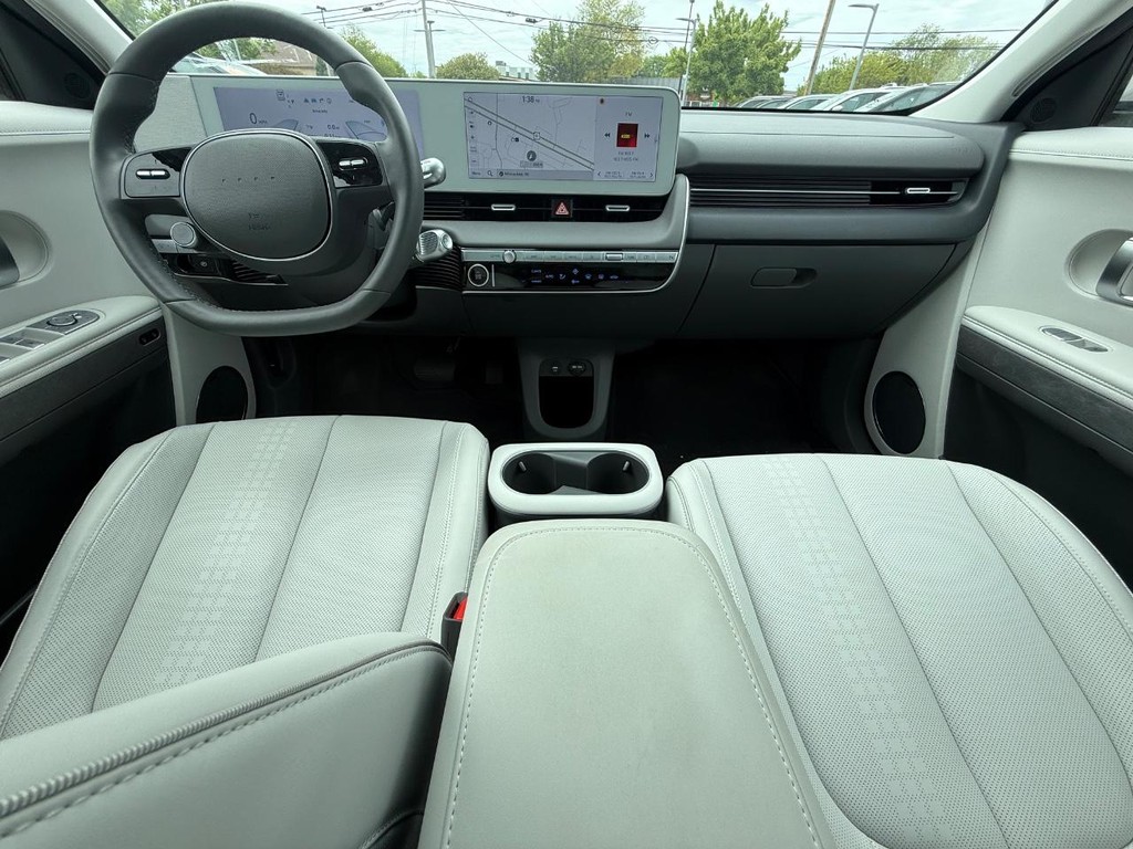 Hyundai IONIQ 5 Vehicle Full-screen Gallery Image 13