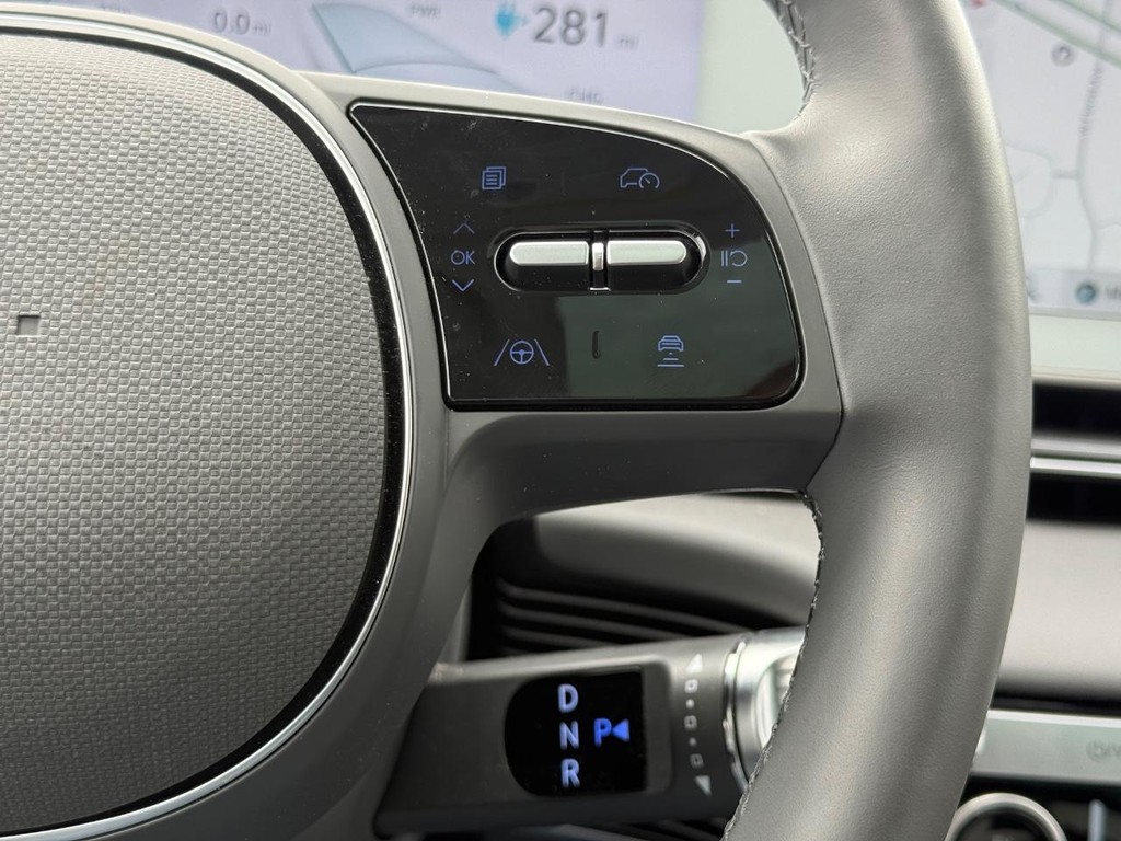 Hyundai IONIQ 5 Vehicle Full-screen Gallery Image 16