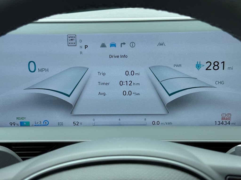 Hyundai IONIQ 5 Vehicle Full-screen Gallery Image 22