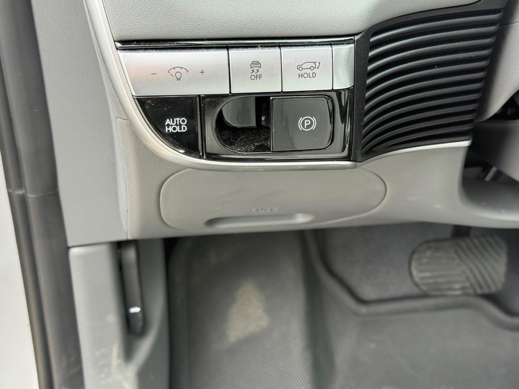 Hyundai IONIQ 5 Vehicle Full-screen Gallery Image 23