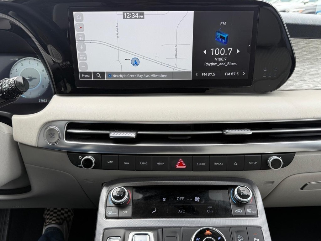 Hyundai Palisade Vehicle Full-screen Gallery Image 19