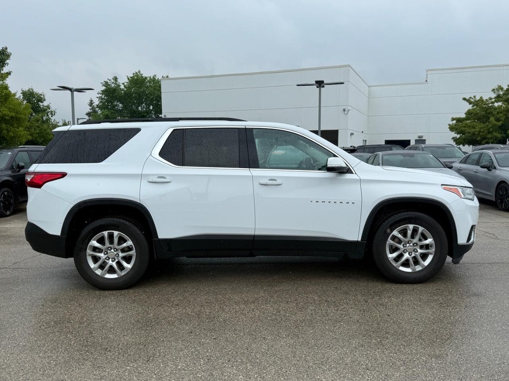 Chevrolet Traverse Vehicle Full-screen Gallery Image 02