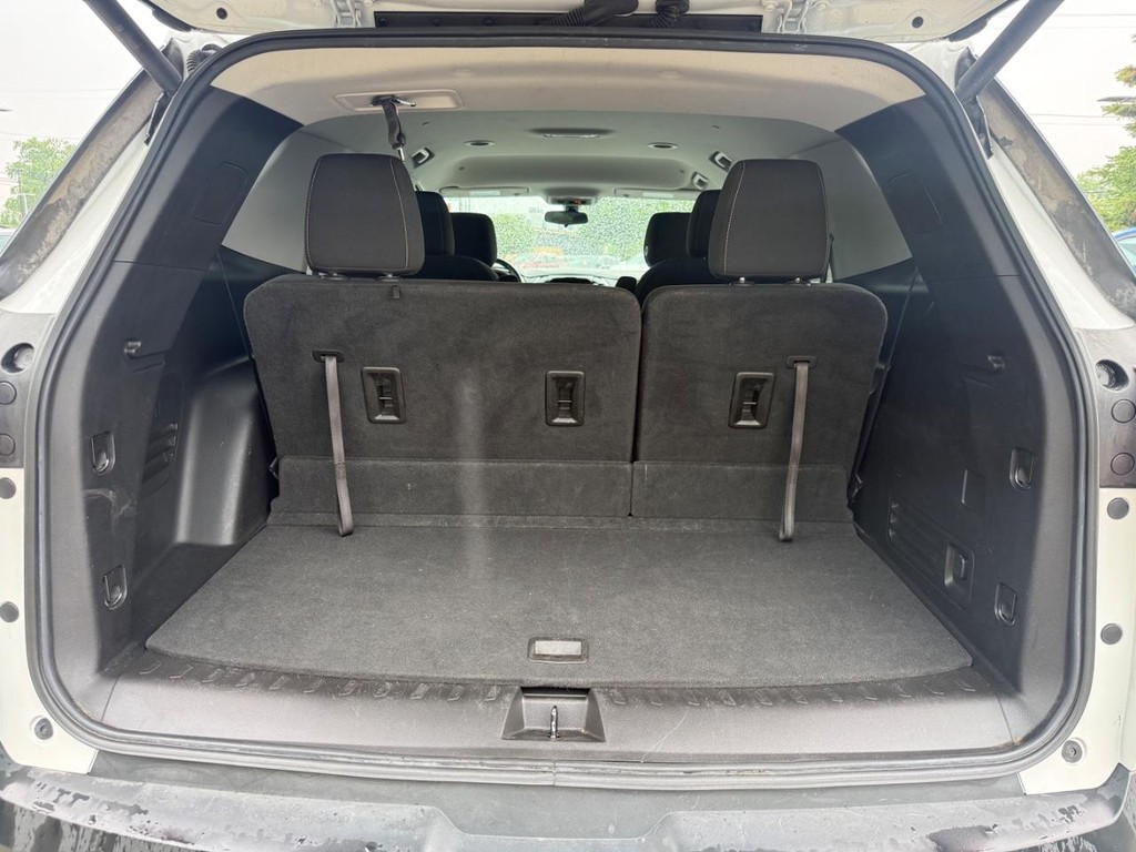 Chevrolet Traverse Vehicle Full-screen Gallery Image 05