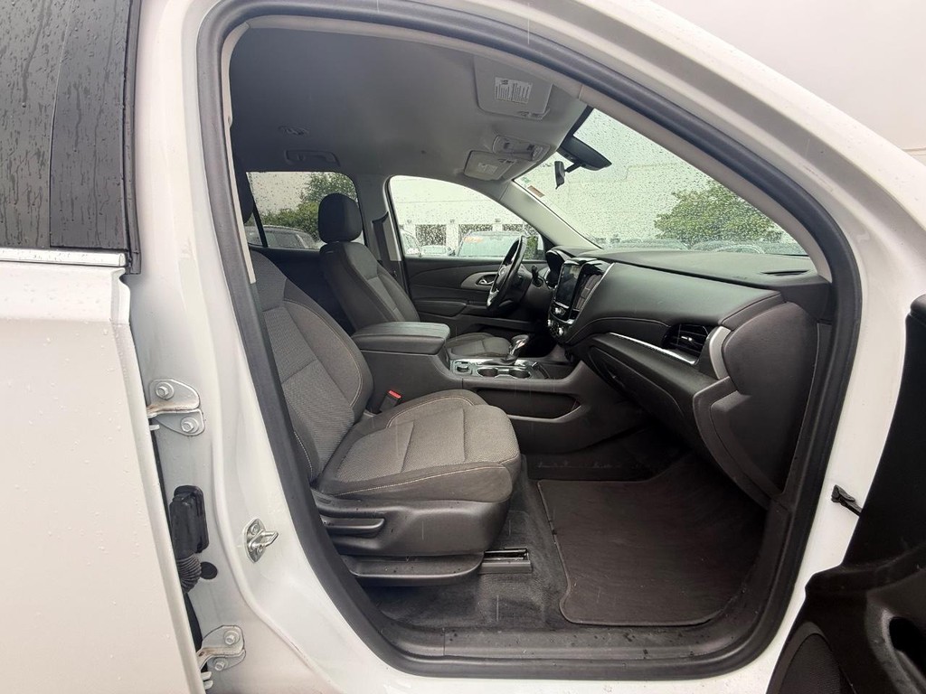 Chevrolet Traverse Vehicle Full-screen Gallery Image 10