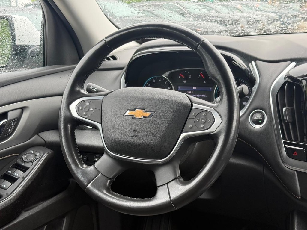 Chevrolet Traverse Vehicle Full-screen Gallery Image 15