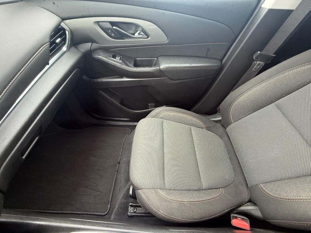 Chevrolet Traverse Vehicle Full-screen Gallery Image 22