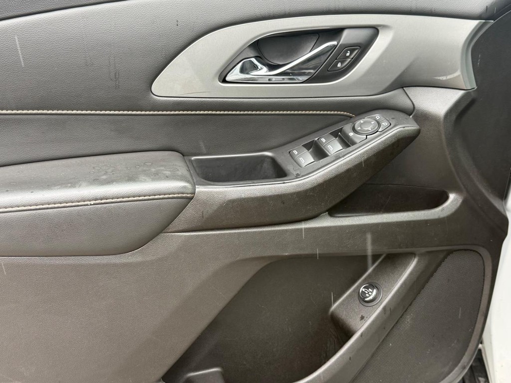 Chevrolet Traverse Vehicle Full-screen Gallery Image 26