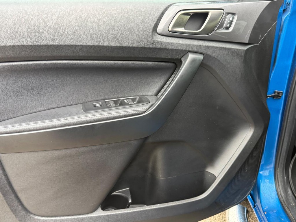 Ford Ranger Vehicle Full-screen Gallery Image 23