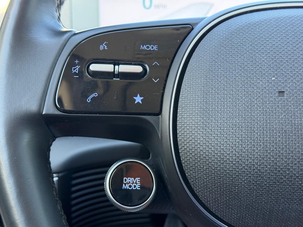 Hyundai IONIQ 5 Vehicle Full-screen Gallery Image 14