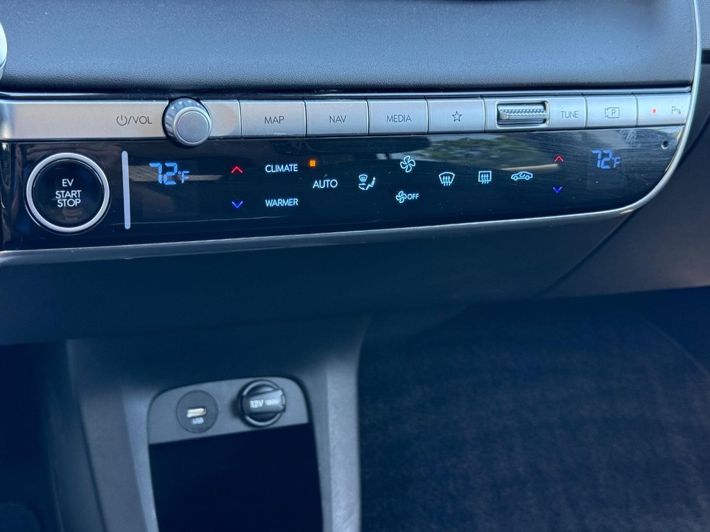 Hyundai IONIQ 5 Vehicle Full-screen Gallery Image 19