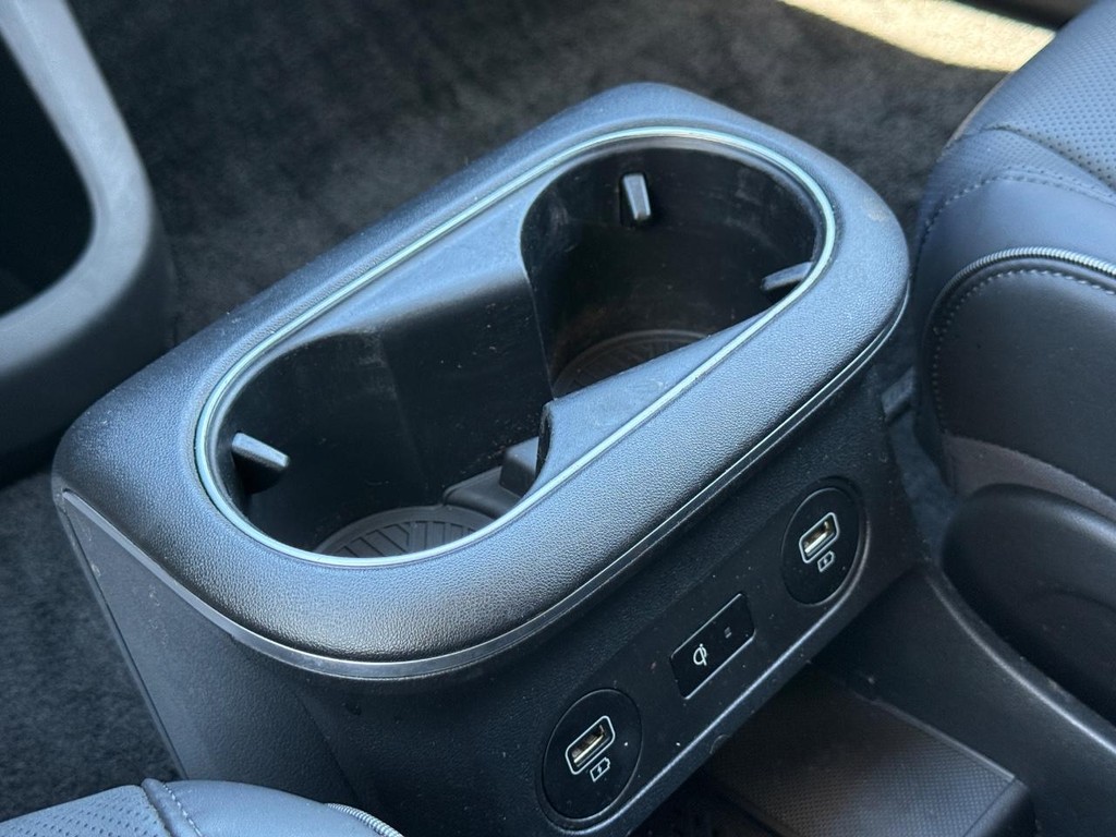 Hyundai IONIQ 5 Vehicle Full-screen Gallery Image 20
