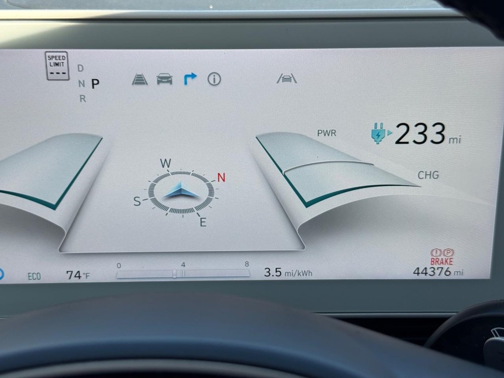 Hyundai IONIQ 5 Vehicle Full-screen Gallery Image 22
