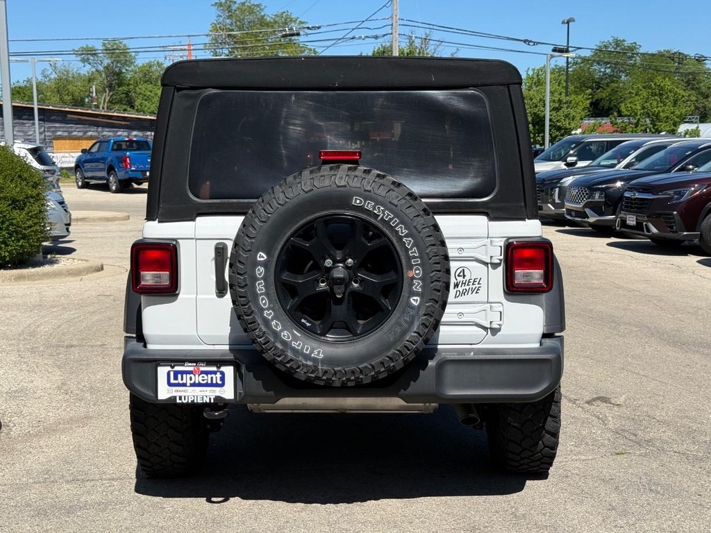 Jeep Wrangler Vehicle Full-screen Gallery Image 04