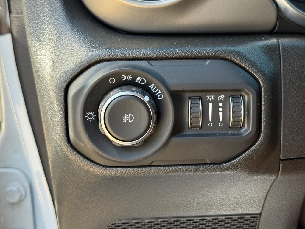 Jeep Wrangler Vehicle Full-screen Gallery Image 24