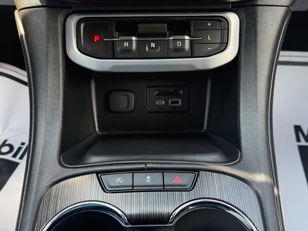 GMC Acadia Vehicle Full-screen Gallery Image 20
