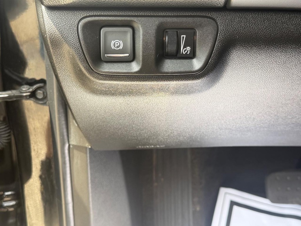 GMC Acadia Vehicle Full-screen Gallery Image 24
