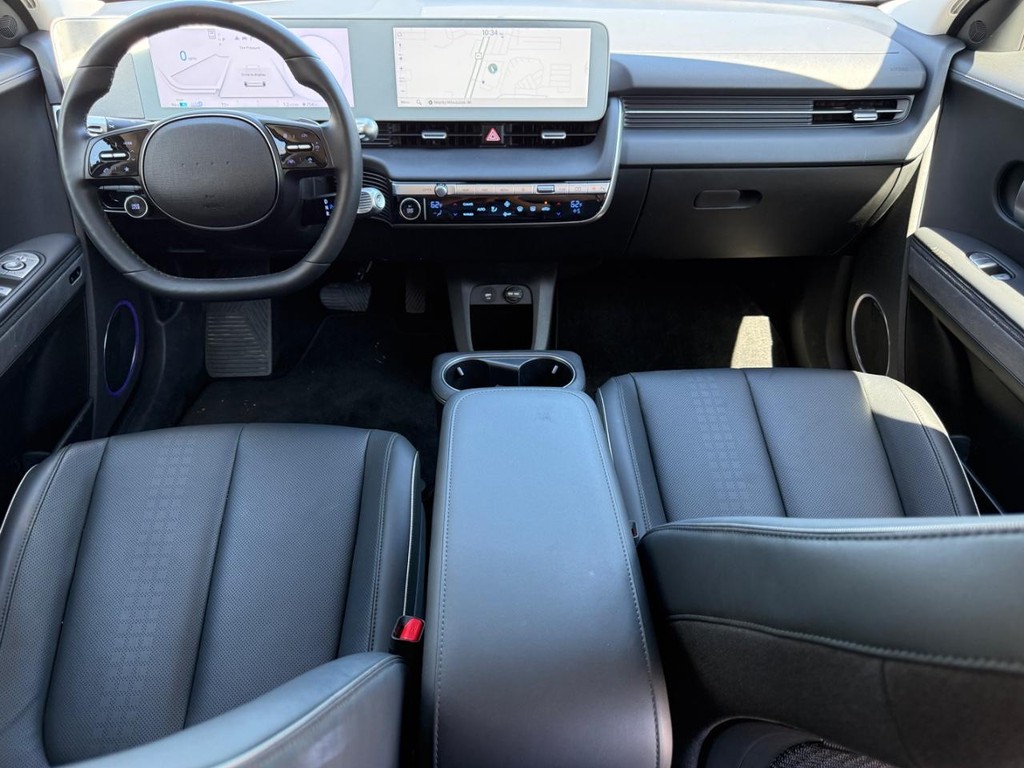 Hyundai IONIQ 5 Vehicle Full-screen Gallery Image 12