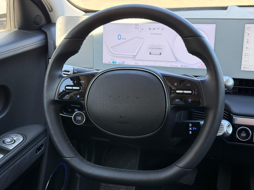 Hyundai IONIQ 5 Vehicle Full-screen Gallery Image 13