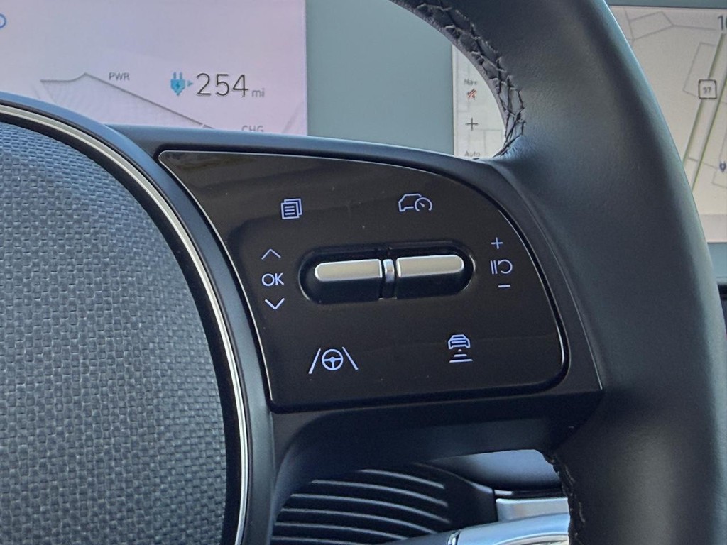 Hyundai IONIQ 5 Vehicle Full-screen Gallery Image 15