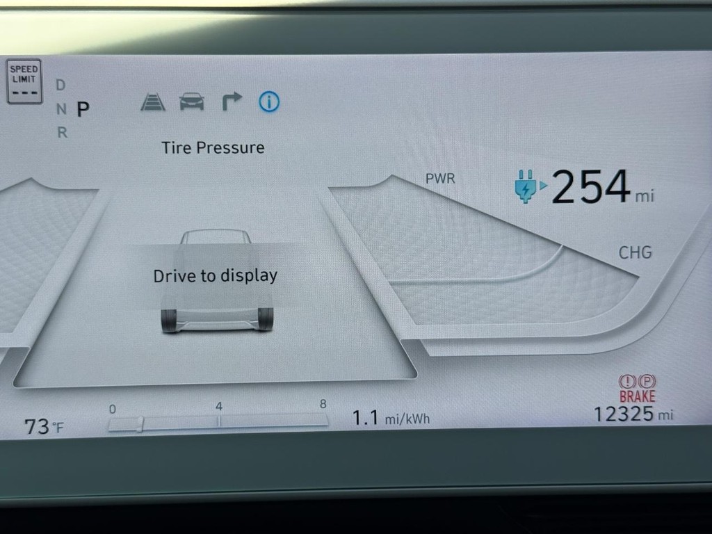 Hyundai IONIQ 5 Vehicle Full-screen Gallery Image 22