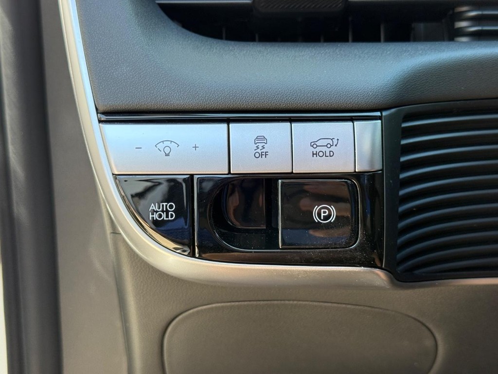 Hyundai IONIQ 5 Vehicle Full-screen Gallery Image 23