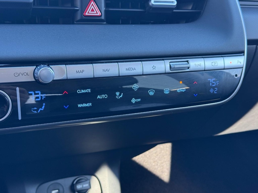 Hyundai IONIQ 5 Vehicle Full-screen Gallery Image 13