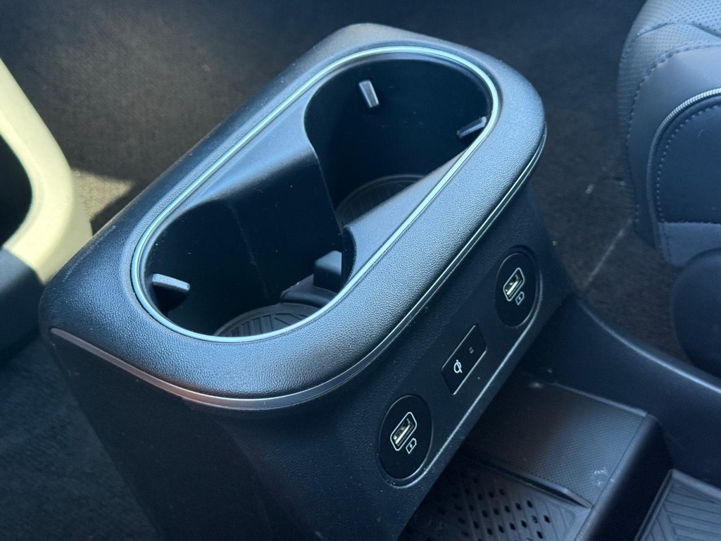 Hyundai IONIQ 5 Vehicle Full-screen Gallery Image 14