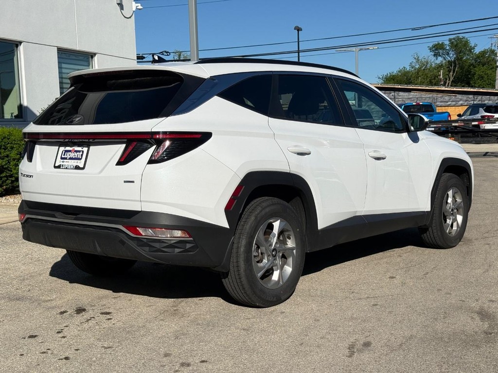 Hyundai Tucson Vehicle Full-screen Gallery Image 03