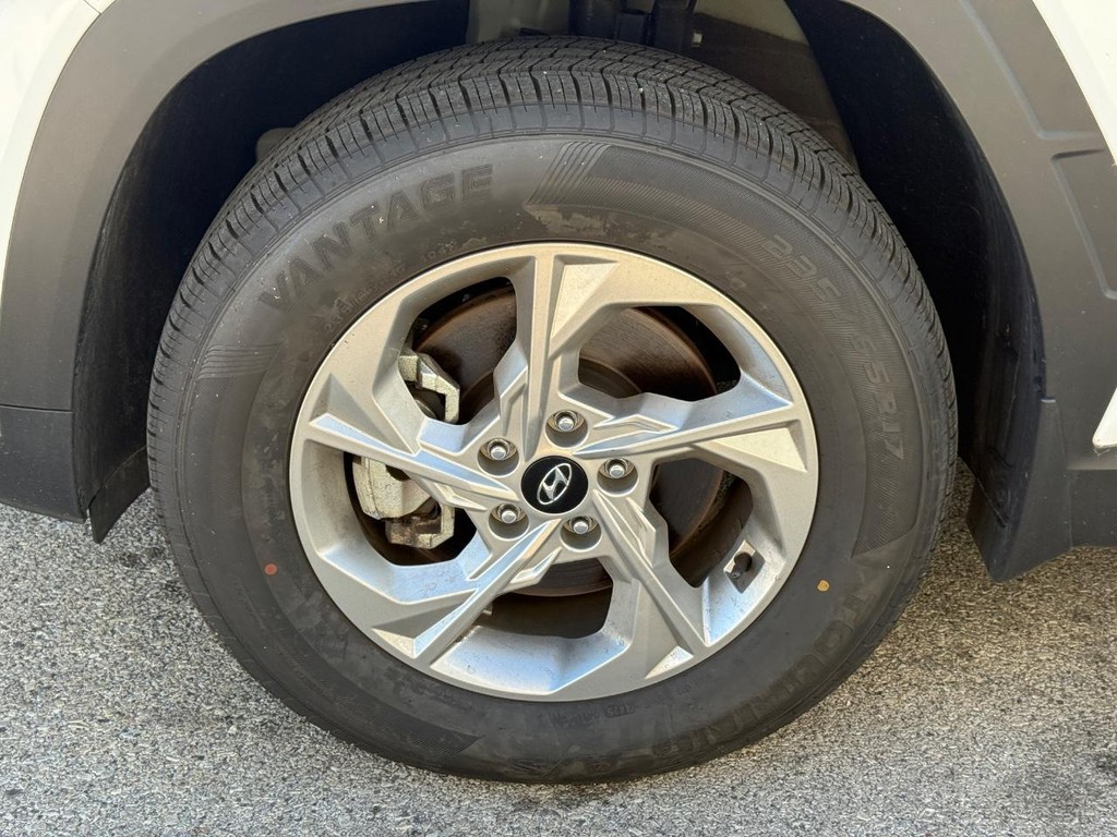 Hyundai Tucson Vehicle Full-screen Gallery Image 07