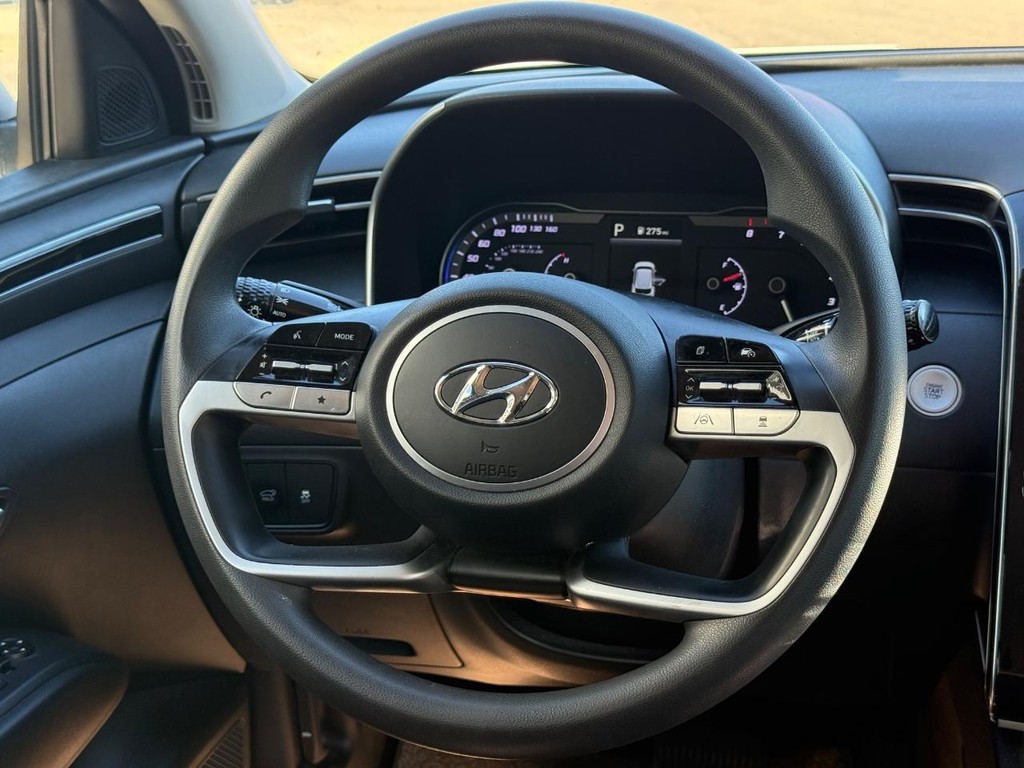 Hyundai Tucson Vehicle Full-screen Gallery Image 13