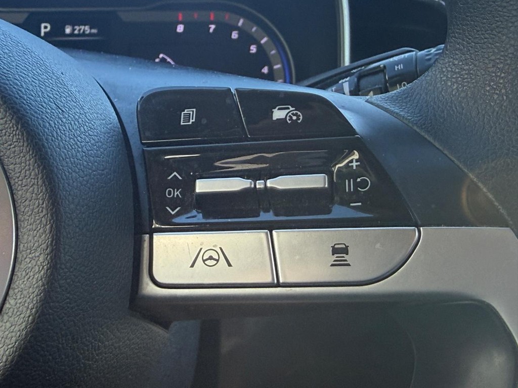 Hyundai Tucson Vehicle Full-screen Gallery Image 14