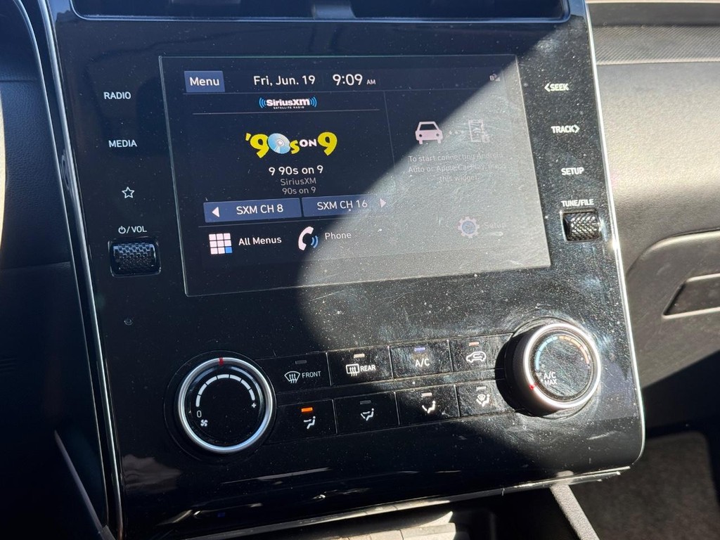 Hyundai Tucson Vehicle Full-screen Gallery Image 16