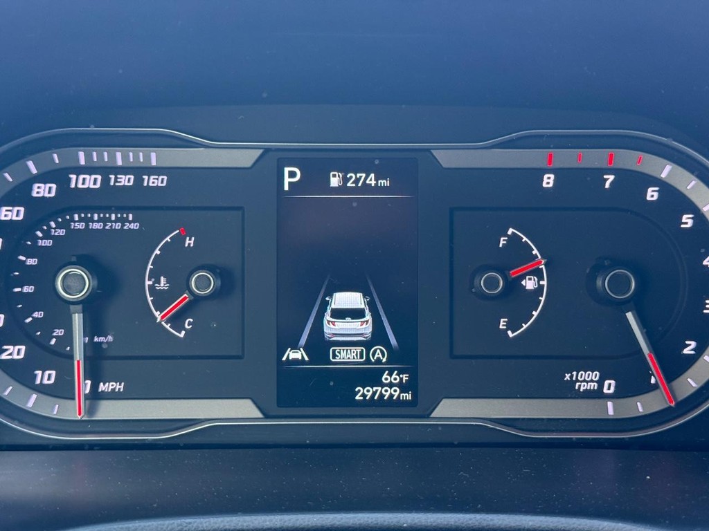 Hyundai Tucson Vehicle Full-screen Gallery Image 22
