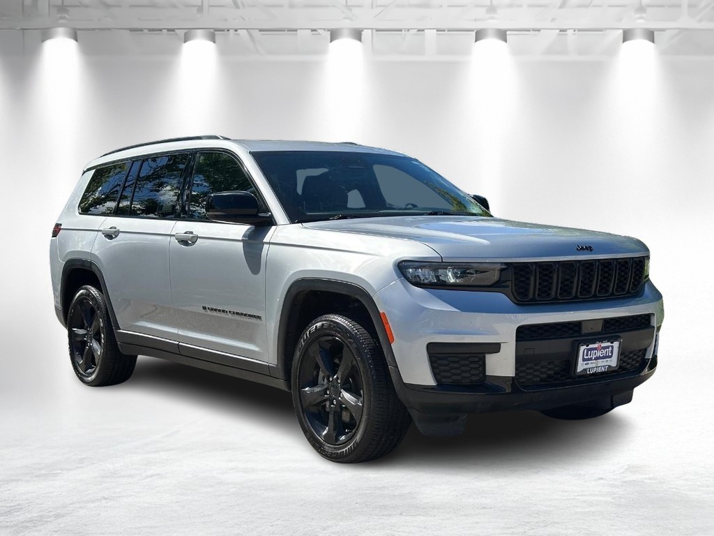 Jeep Grand Cherokee L Vehicle Full-screen Gallery Image 01
