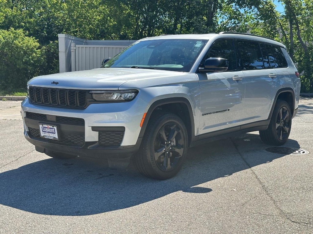 Jeep Grand Cherokee L Vehicle Full-screen Gallery Image 08
