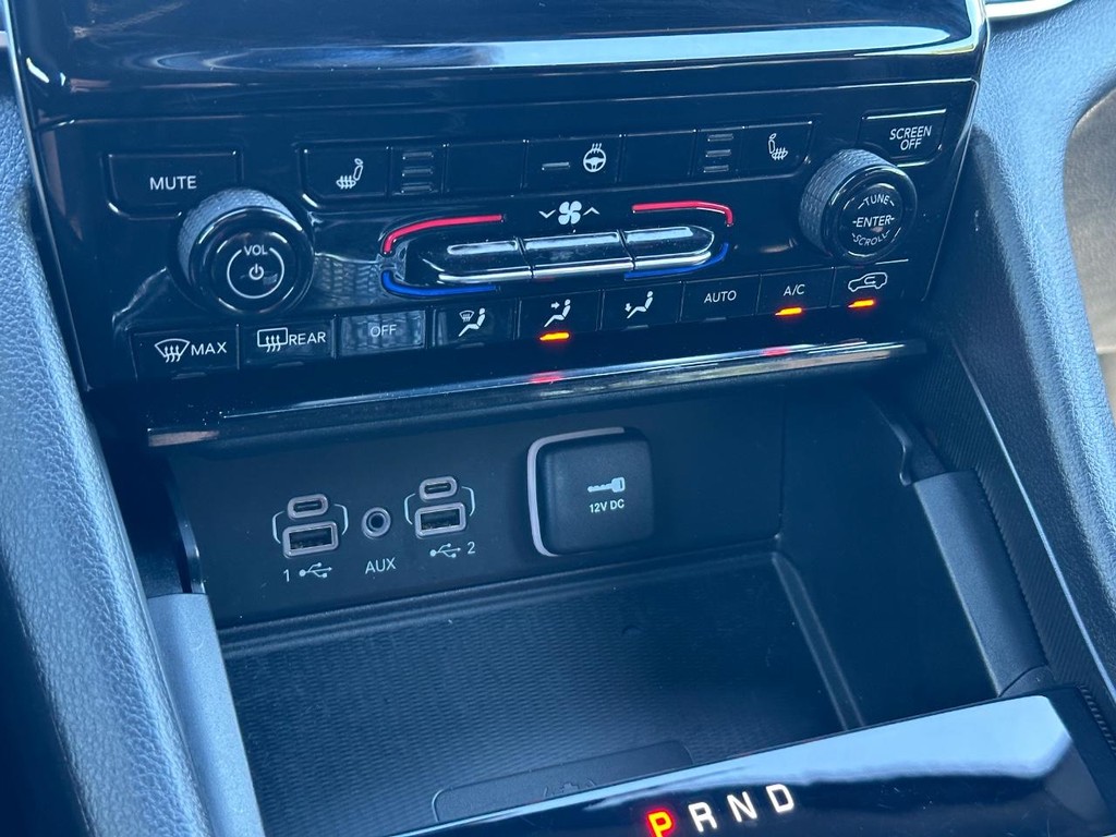 Jeep Grand Cherokee L Vehicle Full-screen Gallery Image 20