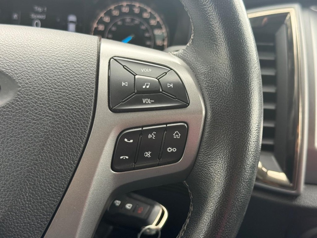 Ford Ranger Vehicle Full-screen Gallery Image 17