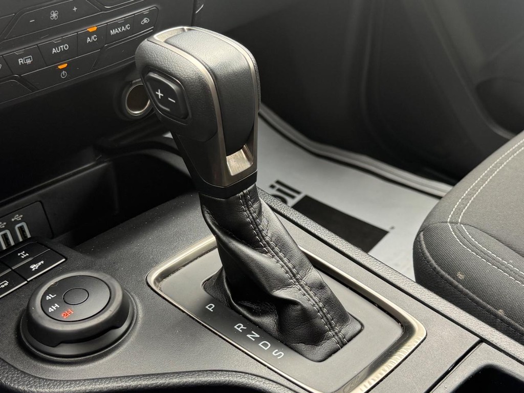 Ford Ranger Vehicle Full-screen Gallery Image 21