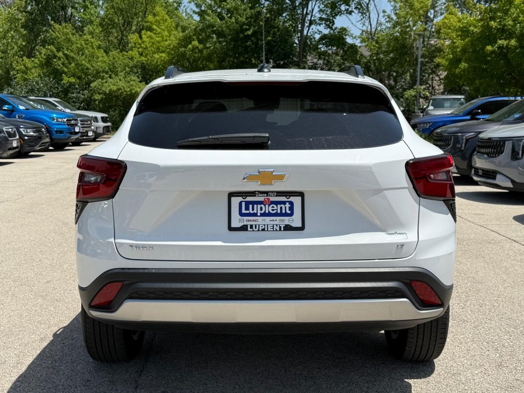 Chevrolet Trax Vehicle Full-screen Gallery Image 03