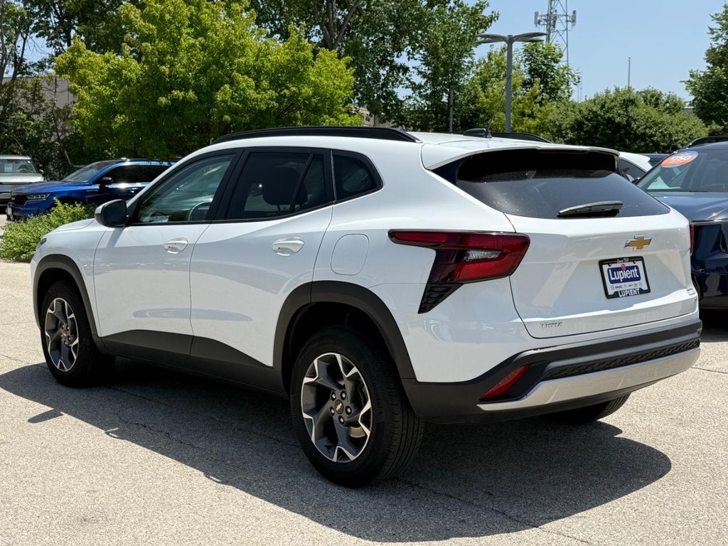 Chevrolet Trax Vehicle Full-screen Gallery Image 05