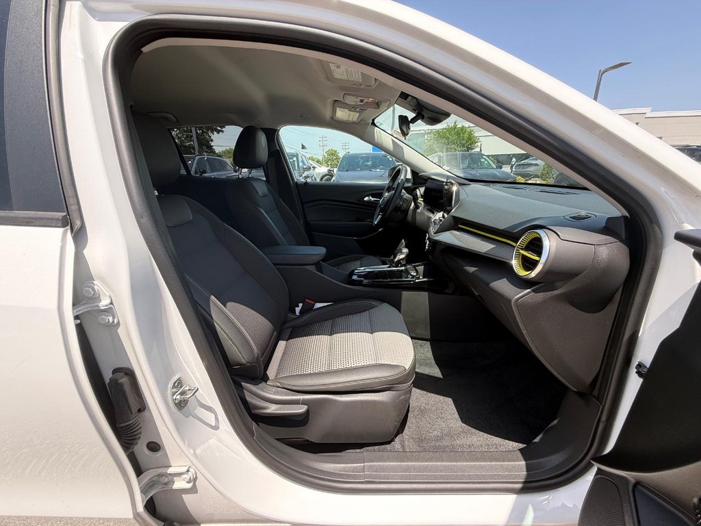 Chevrolet Trax Vehicle Full-screen Gallery Image 10