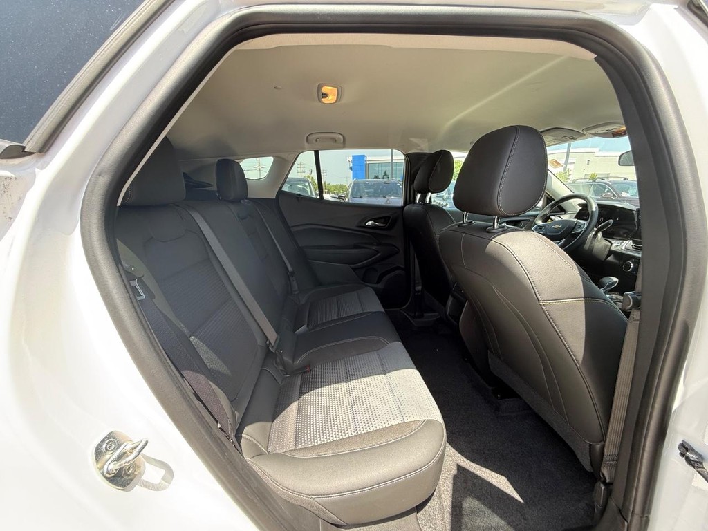 Chevrolet Trax Vehicle Full-screen Gallery Image 11