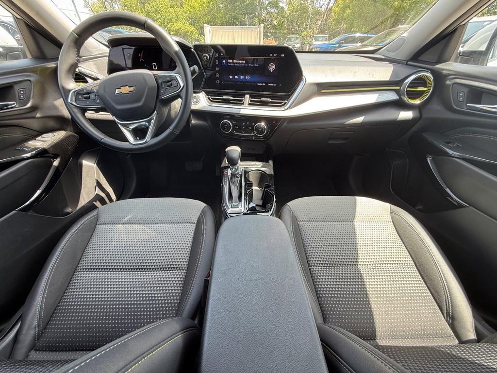 Chevrolet Trax Vehicle Full-screen Gallery Image 13