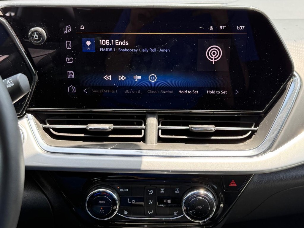 Chevrolet Trax Vehicle Full-screen Gallery Image 17