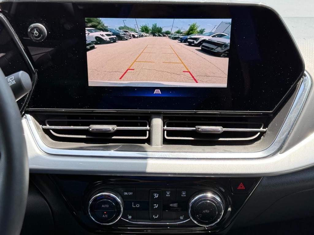 Chevrolet Trax Vehicle Full-screen Gallery Image 18