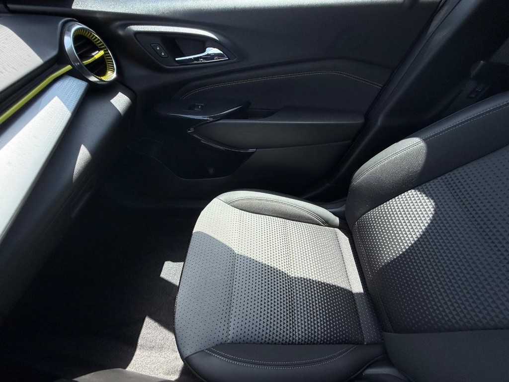 Chevrolet Trax Vehicle Full-screen Gallery Image 21