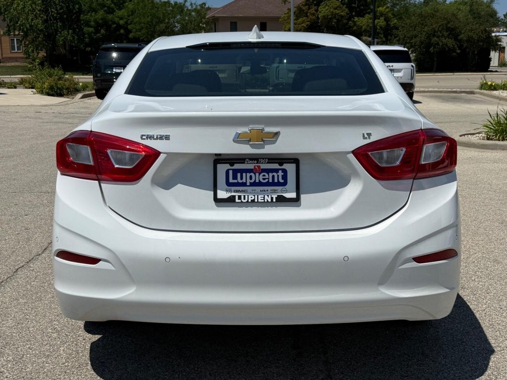 Chevrolet Cruze Vehicle Full-screen Gallery Image 04