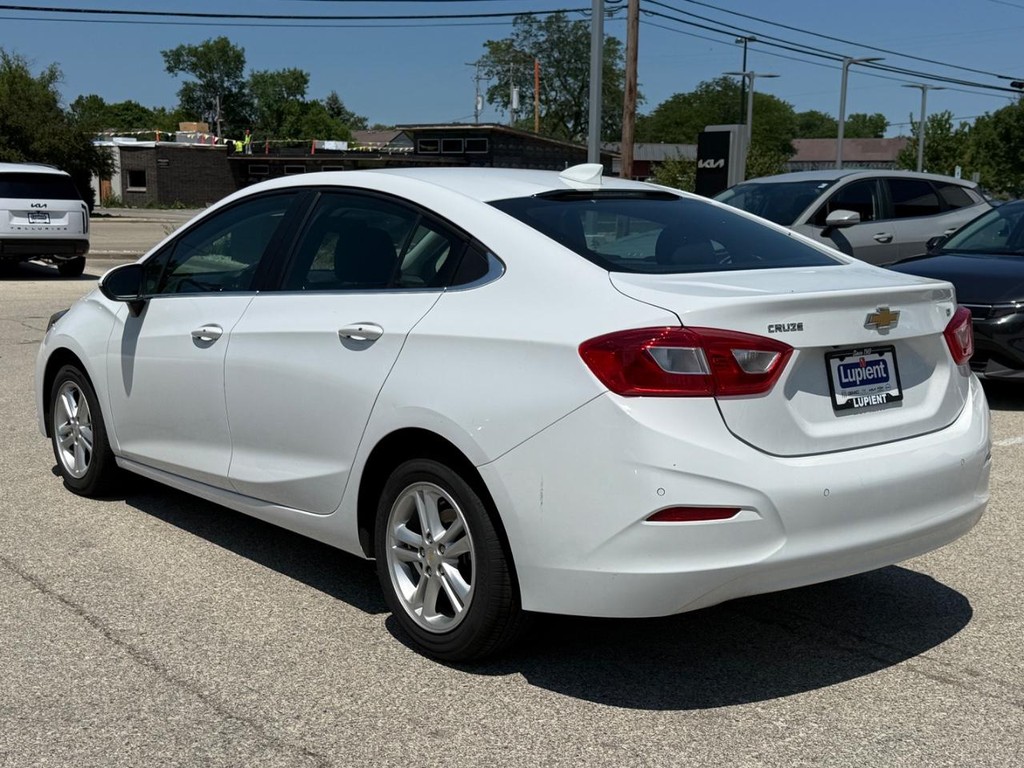 Chevrolet Cruze Vehicle Full-screen Gallery Image 05